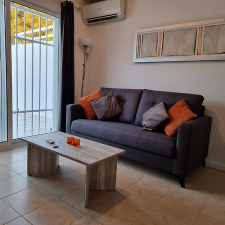 Immaculate And Modern 1 Bedroomed Apartment دينايا المظهر الخارجي الصورة